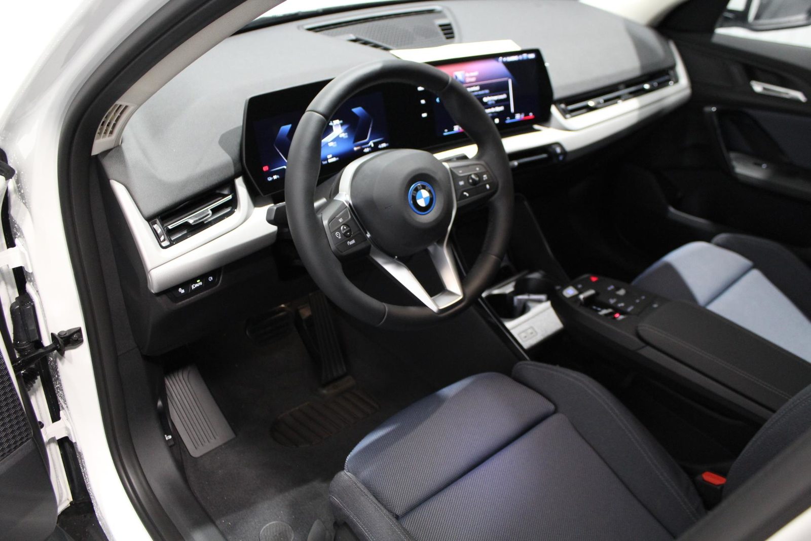 BMW iX2 20 eDrive, Electric, Ex-demonstrator, Automatic - 5