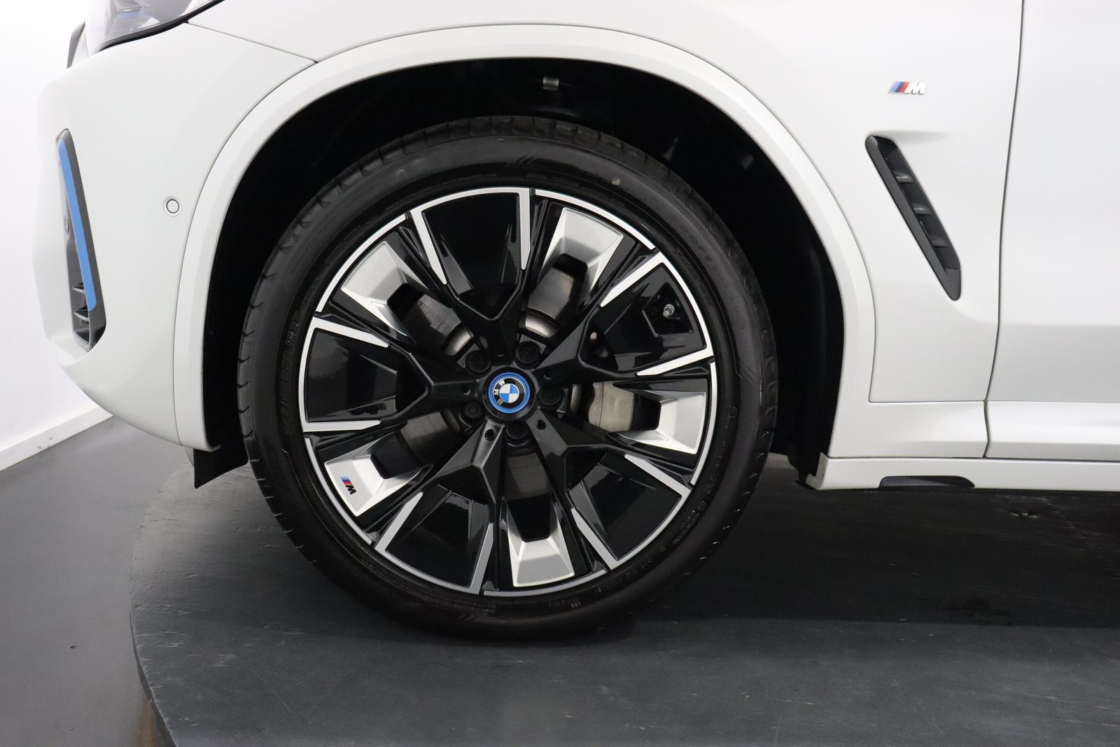 BMW iX3 E-Motor, Électrique, Occasion / Utilisé, Automatique - 4
