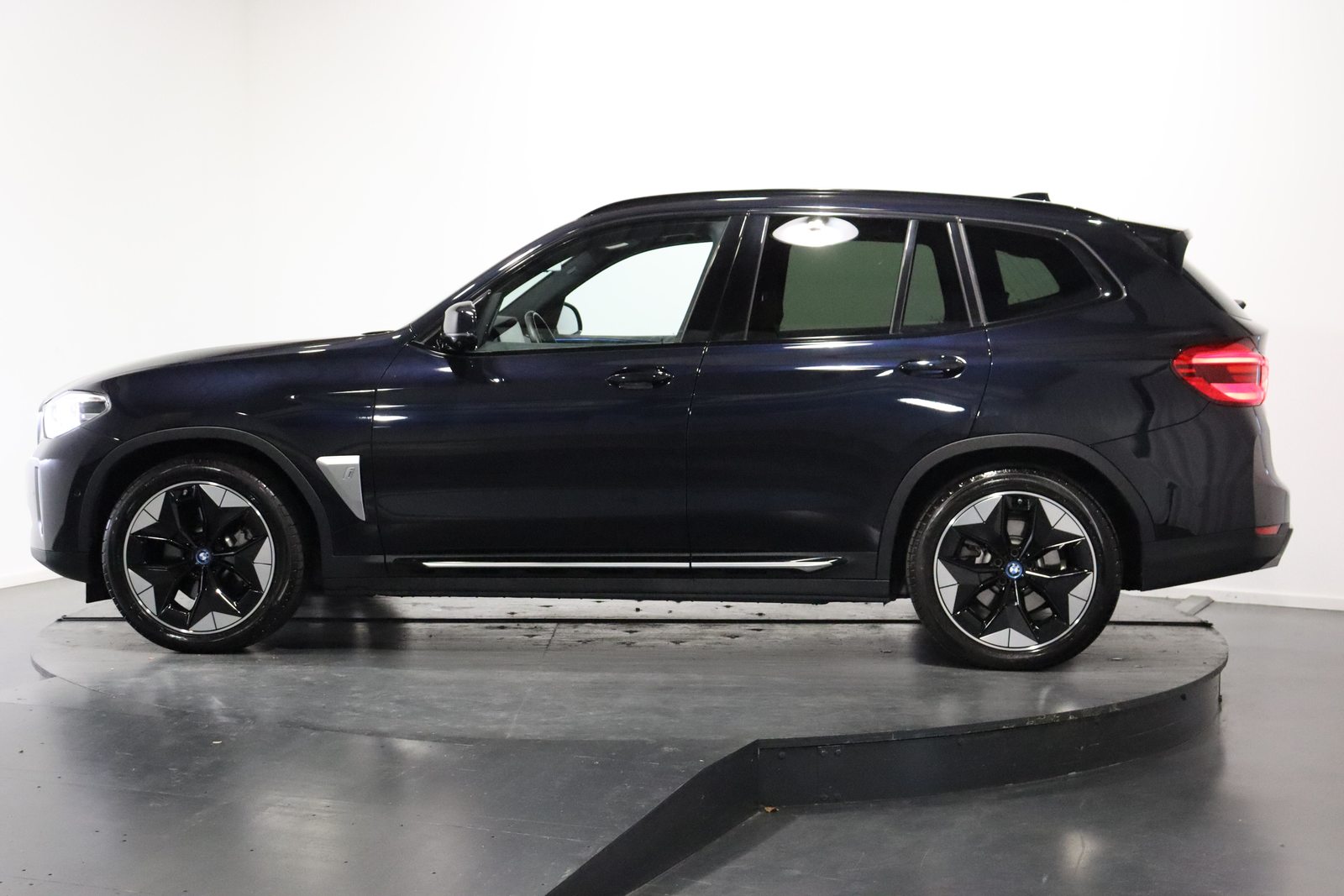 BMW iX3 E-Motor, Électrique, Occasion / Utilisé, Automatique - 2