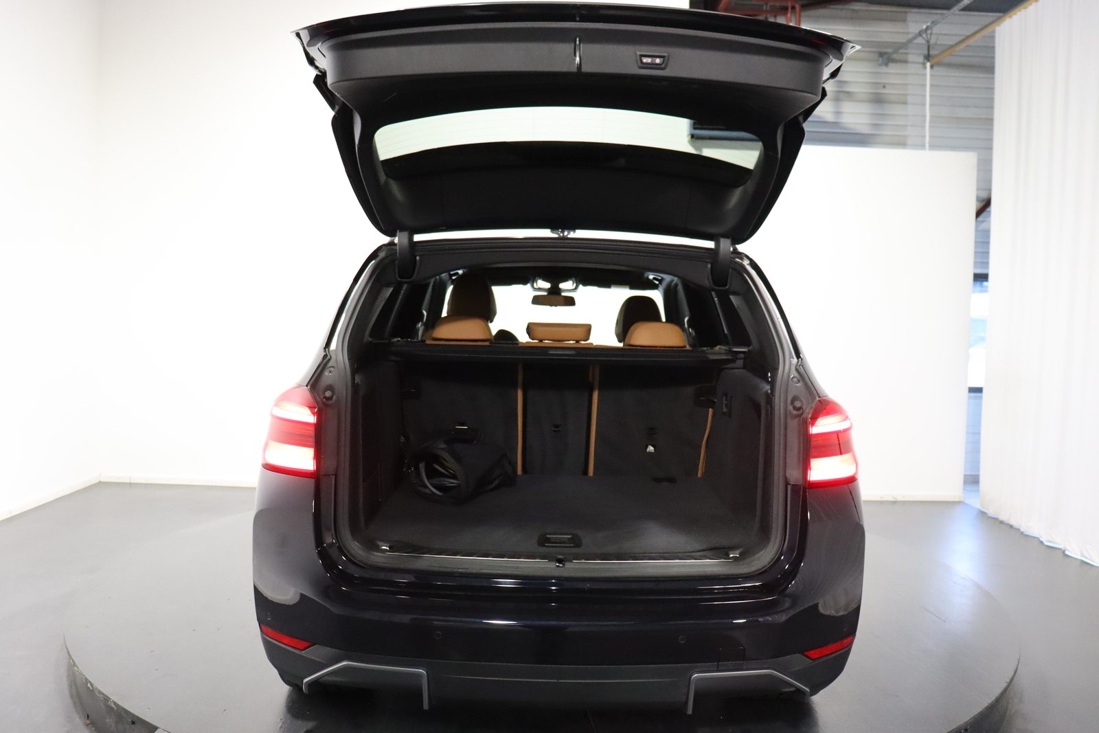 BMW iX3 E-Motor, Électrique, Occasion / Utilisé, Automatique - 5