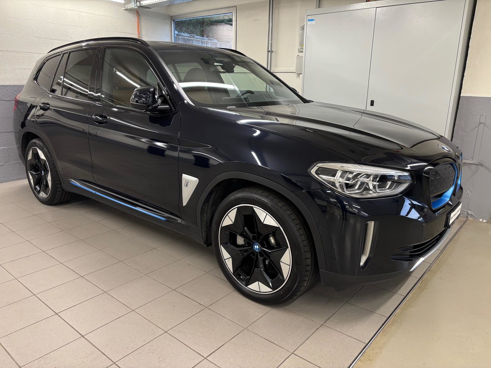 BMW iX3 E-Motor, Elektro, Occasion / Gebraucht, Automatik - 2