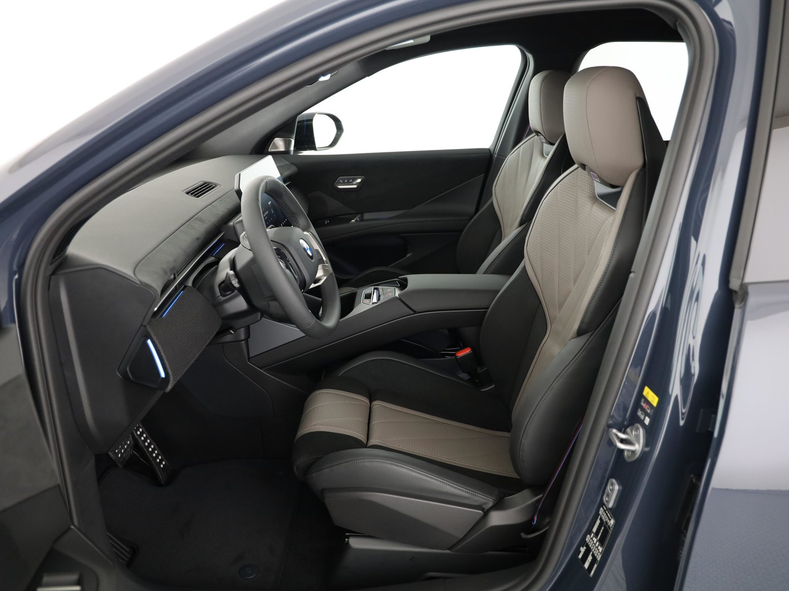 BMW iX3 50 xDrive, Electric, Ex-demonstrator, Automatic - 4