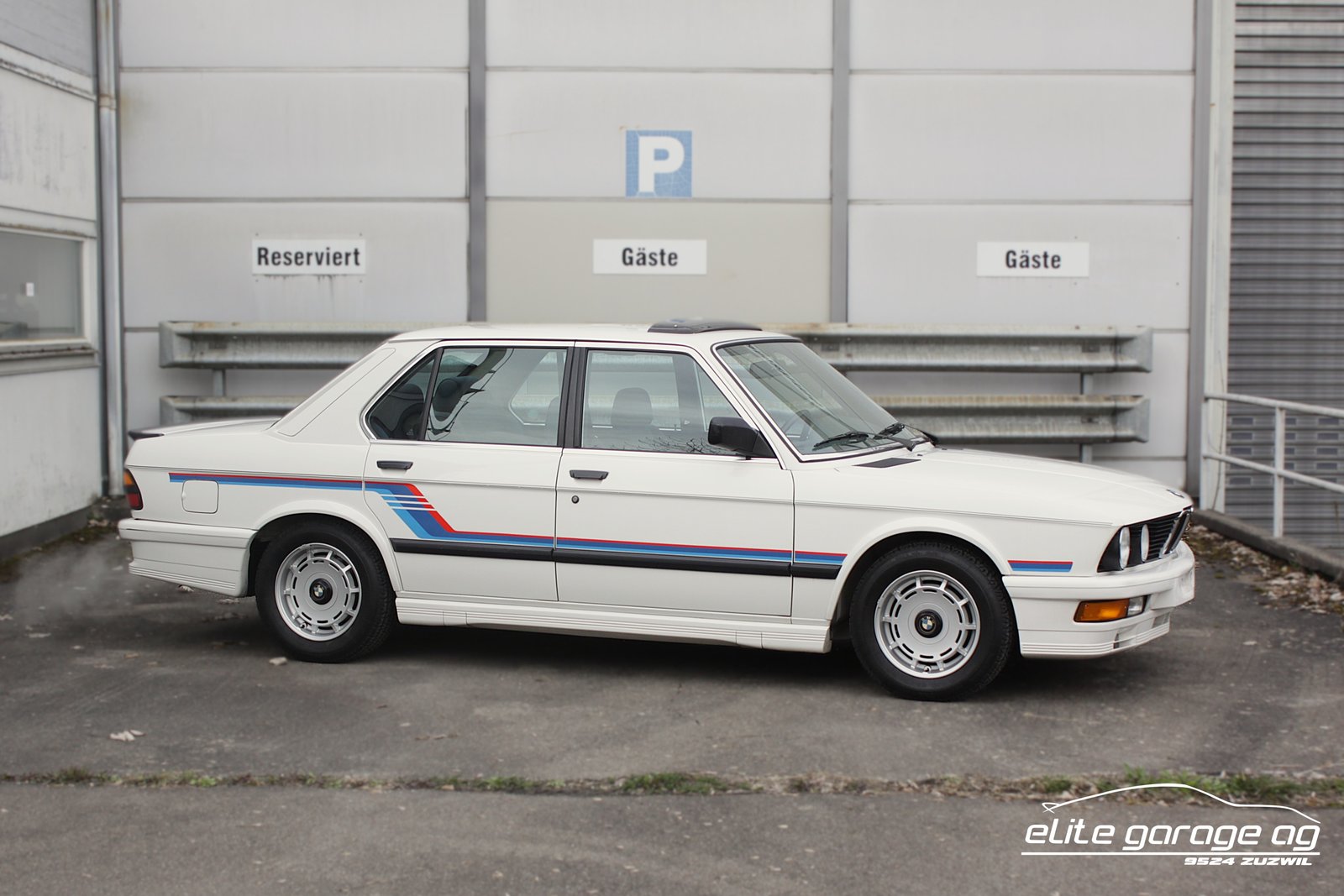 BMW M 535i HANDSCHALTER AUS 1. HAND, Essence, Voiture de collection, Manuelle - 7