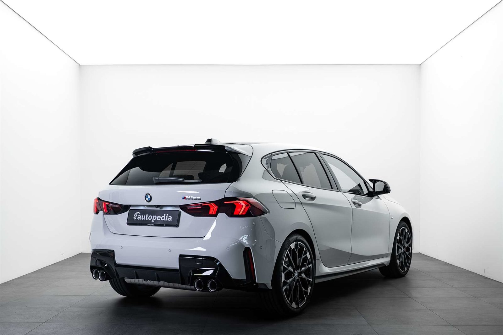 BMW M135 NEW 300PS CH-Auto, Petrol, New car, Automatic - 3