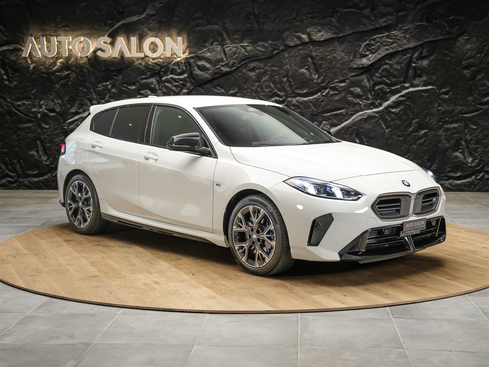 BMW M135 *Harman/Kardon*Sportsitze*Sitzheizung*Keyles, Benzin, Occasion / Gebraucht, Automatik - 7