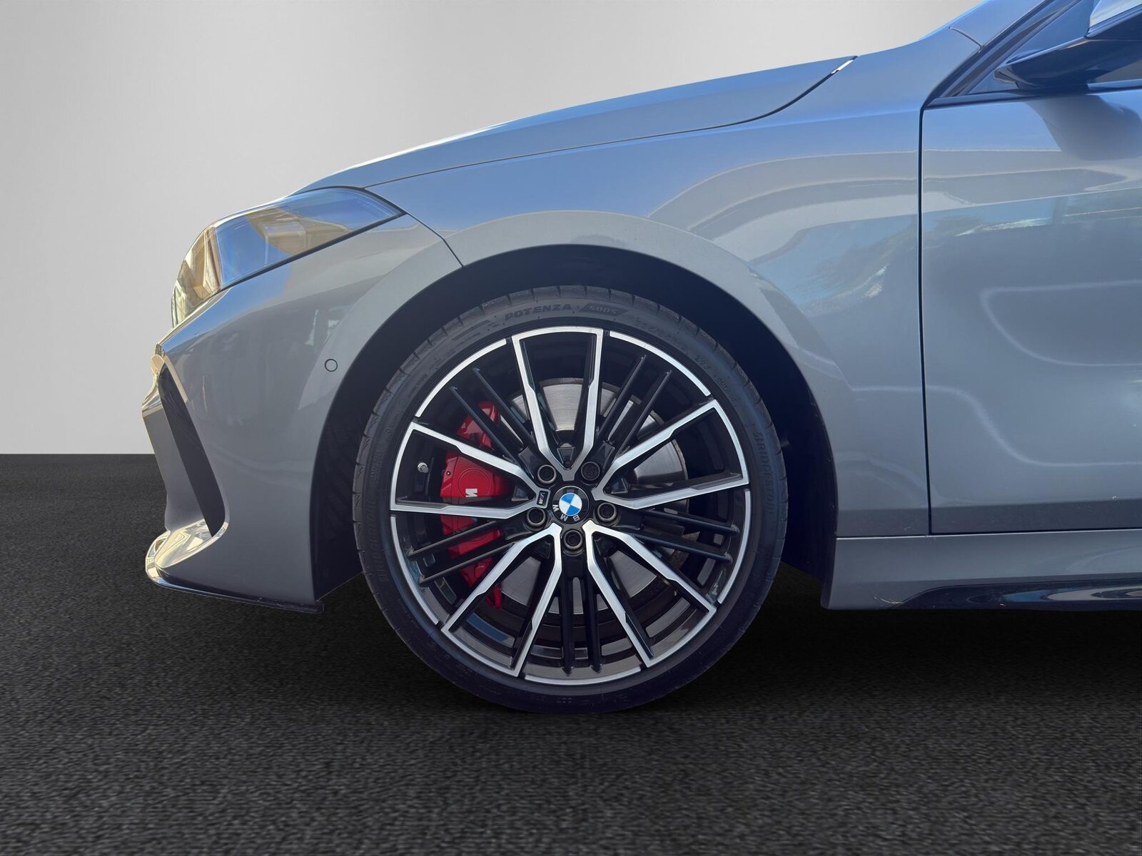 BMW 1er Reihe F40 M135i xDrive, Benzin, Occasion / Gebraucht, Automatik - 5
