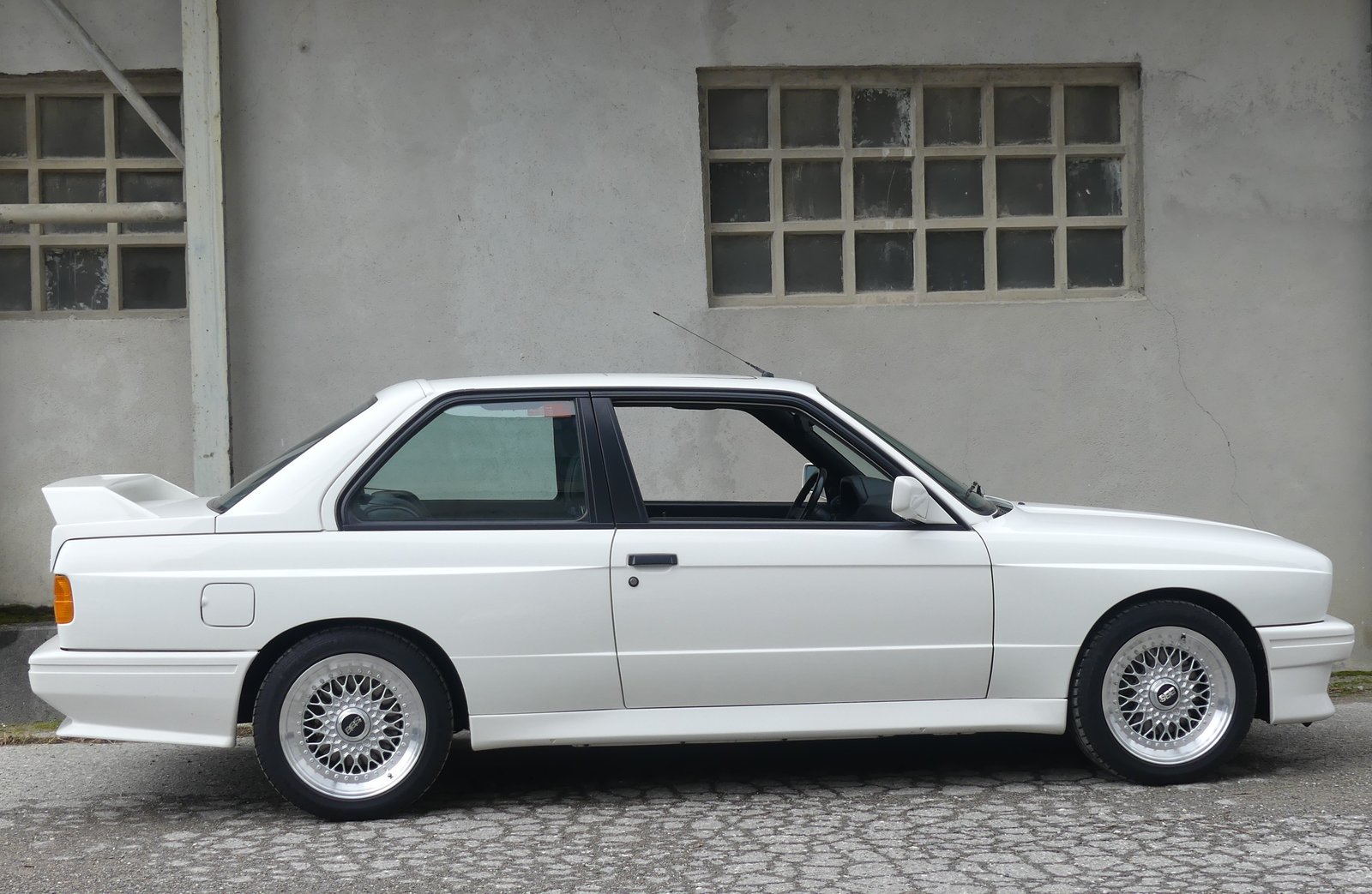 BMW M3, Petrol, Classic, Manual - 2