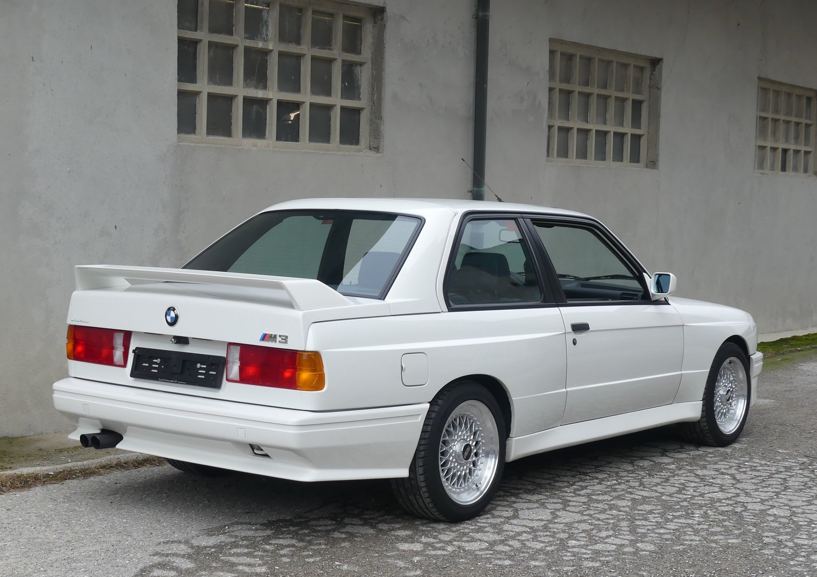 BMW M3, Petrol, Classic, Manual - 4