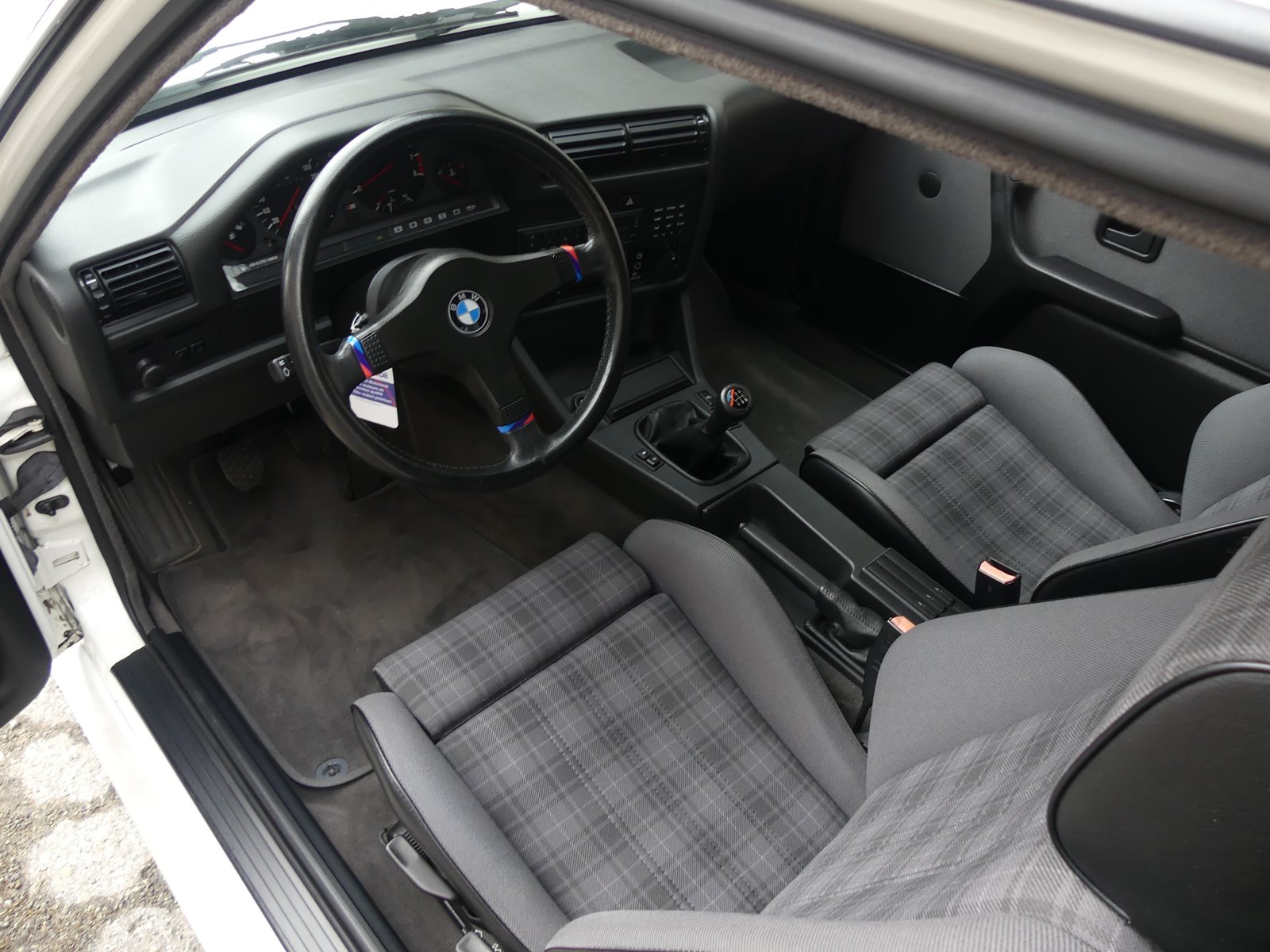 BMW M3, Petrol, Classic, Manual - 7