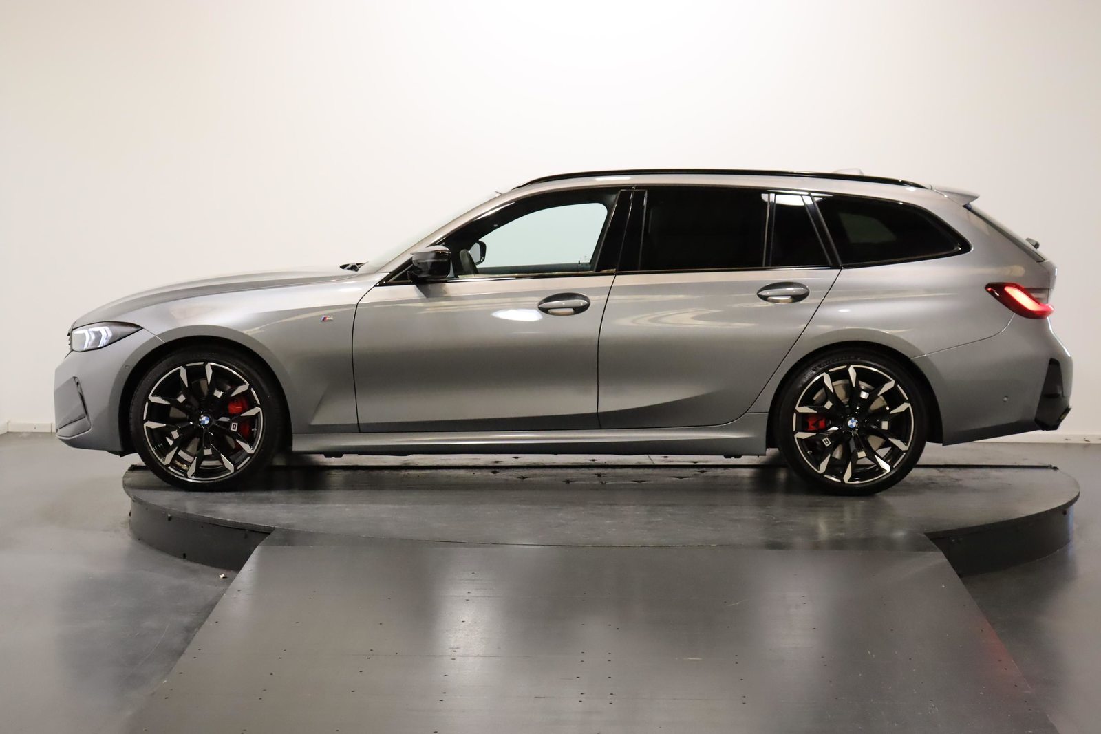 BMW M340i xDrive Touring, Mild-Hybrid Petrol/Electric, Second hand / Used, Automatic - 2