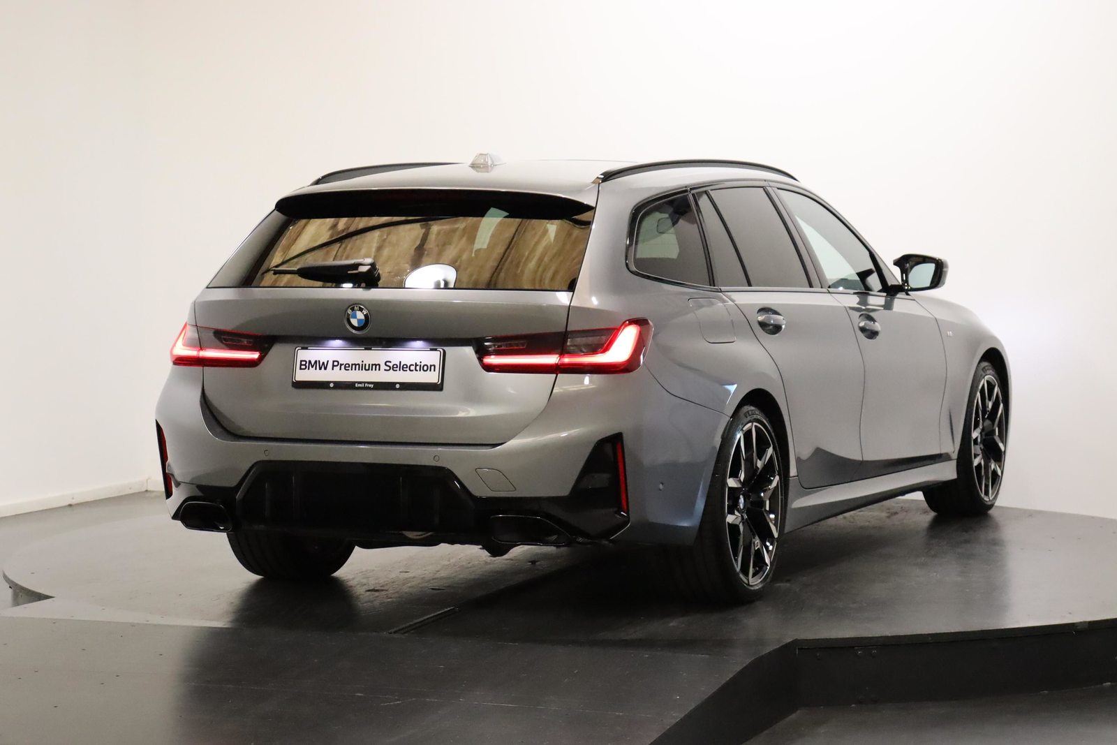 BMW M340i xDrive Touring, Mild-Hybrid Petrol/Electric, Second hand / Used, Automatic - 4