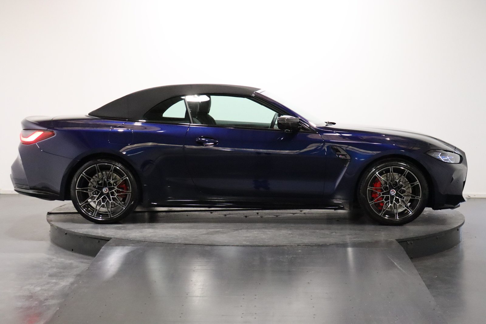 BMW M4 Competition xDrive Cabrio, Benzin, Occasion / Gebraucht, Automatik - 4