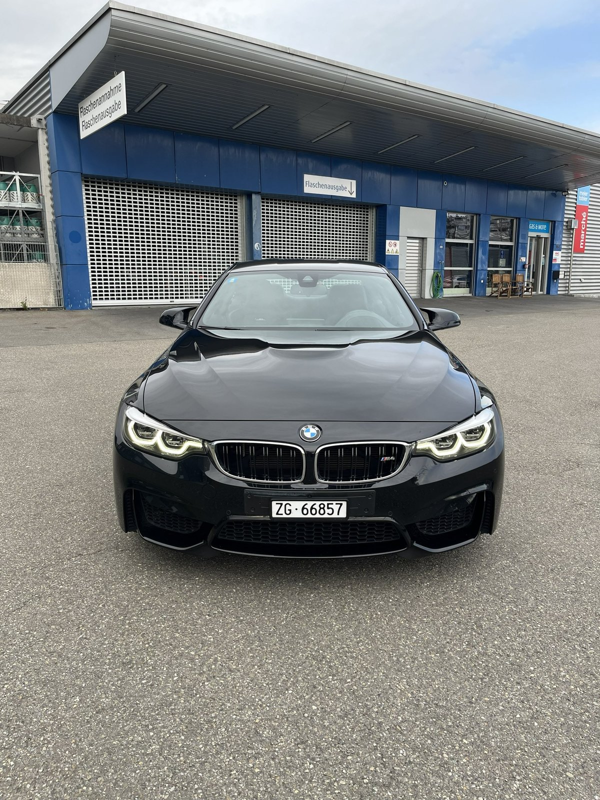 BMW 4er Reihe F82 Coupé M4, Petrol, Second hand / Used, Automatic - 2