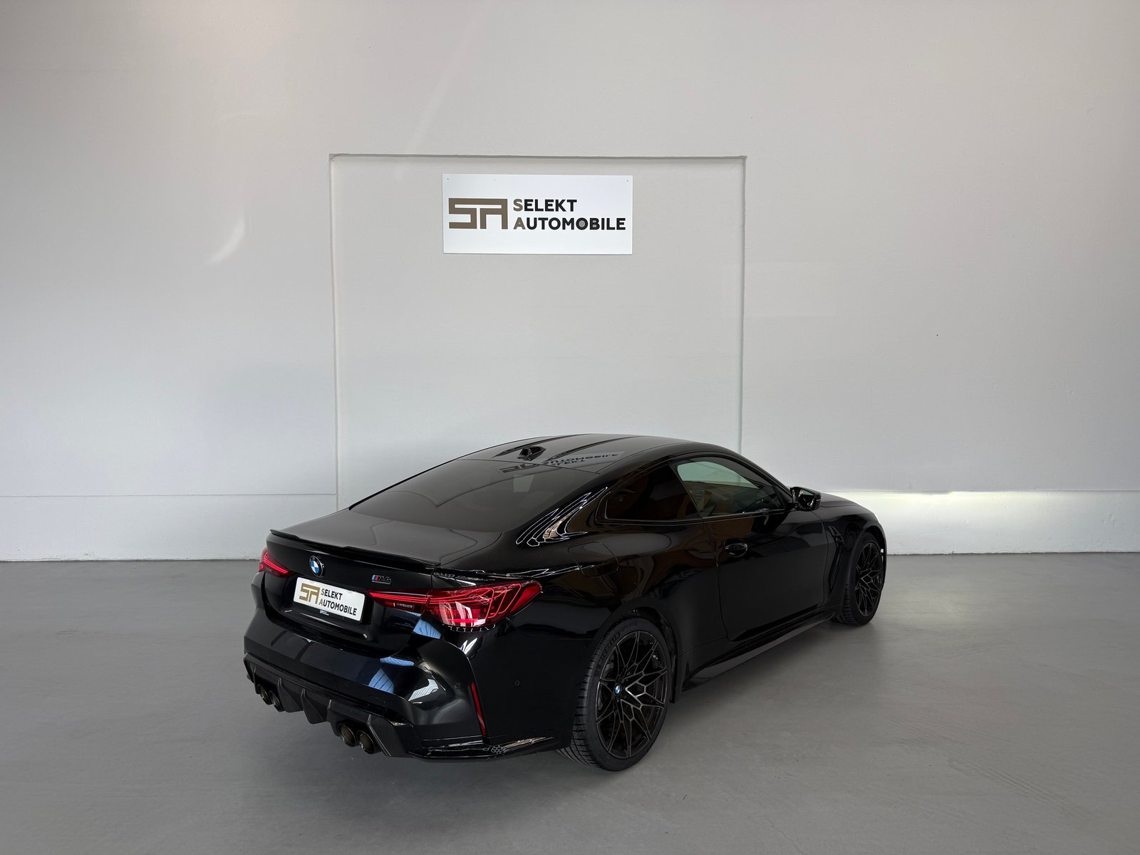 BMW M4 Coupé Competition M Black Sapphire, Petrol, Second hand / Used, Automatic - 6