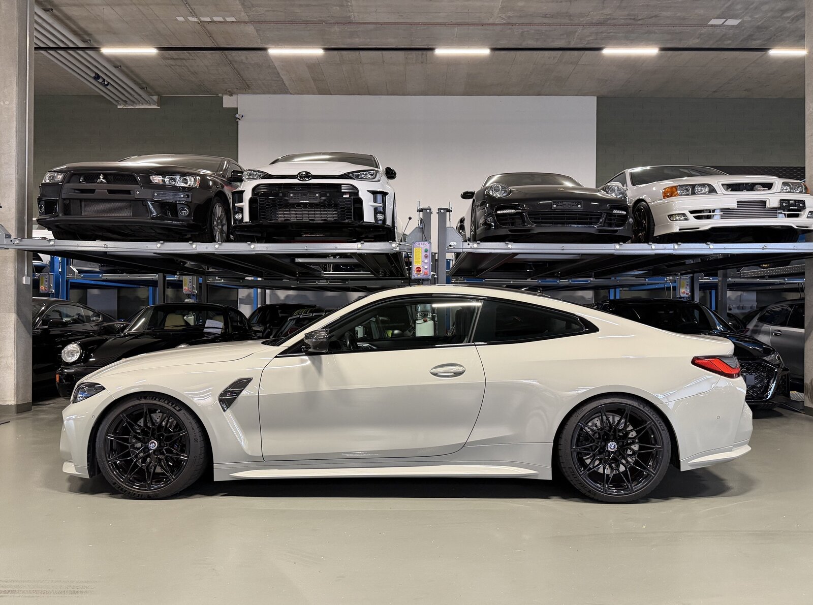 BMW M4 Coupé Competition *Individual - CH VHC*