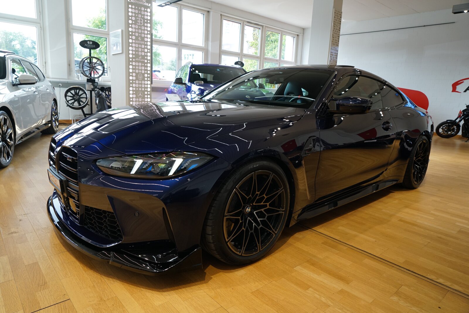 BMW M4 Coupé Competition M Individual Tansanitblau