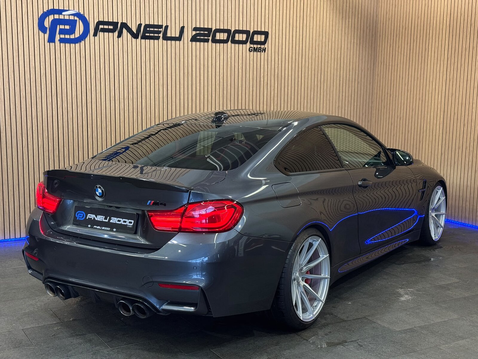 BMW M4 Coupé Competition DKG *AVERSUS 20*, Benzin, Occasion / Gebraucht, Automatik - 7