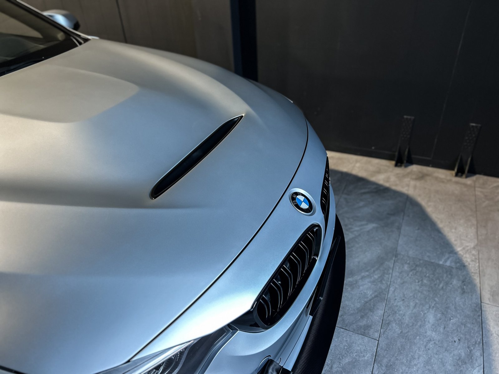 BMW M4 Coupé Competition DKG *FROZEN SILVER, Petrol, Second hand / Used, Automatic - 3