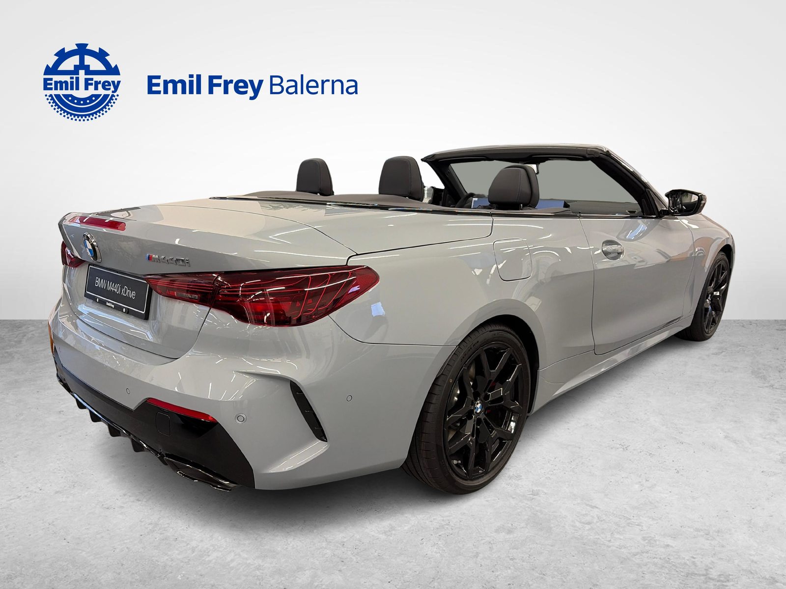 BMW M440i xDrive Cabrio, Mild-Hybrid Petrol/Electric, New car, Automatic - 3