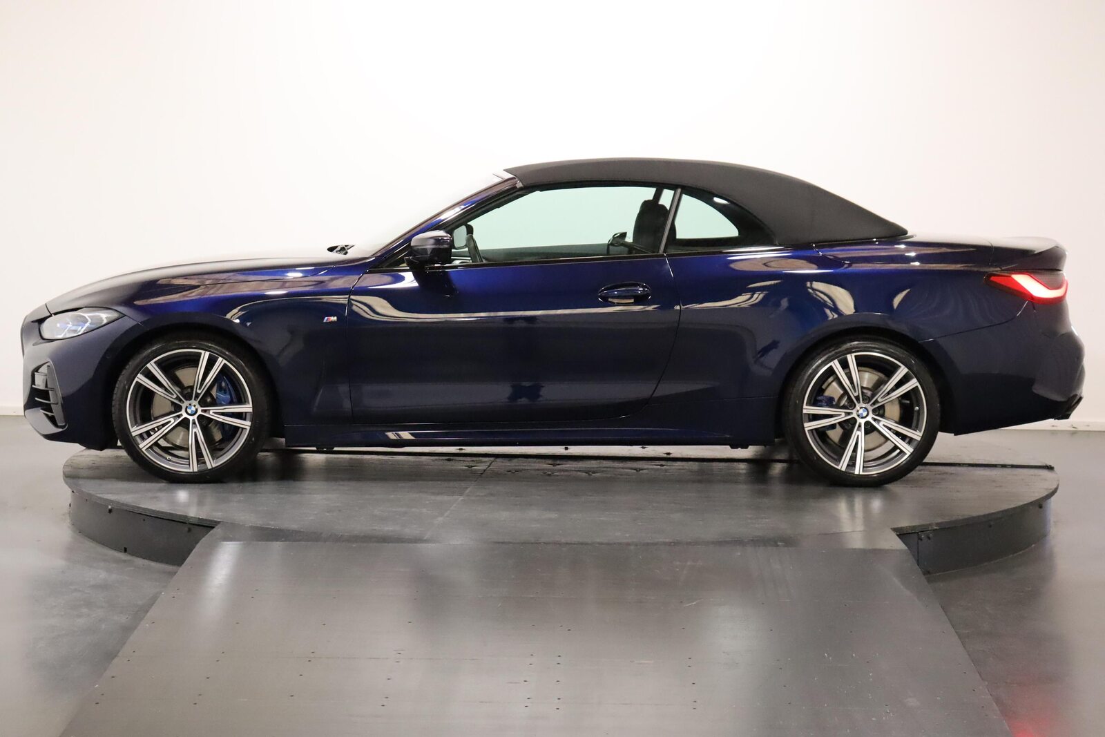 BMW M440d xDrive SAG Cabrio, Mild-Hybrid Diesel/Electric, Second hand / Used, Automatic - 2