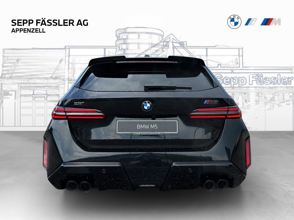BMW M5 xDrive Touring, Plug-in-Hybrid Petrol/Electric, New car, Automatic - 4