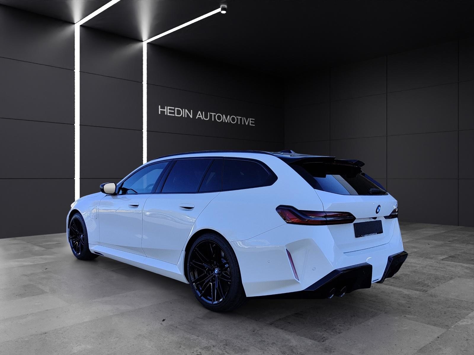 BMW M5 xDrive Touring, Hybride Rechargeable Essence/Électricité, Voiture nouvelle, Automatique - 4