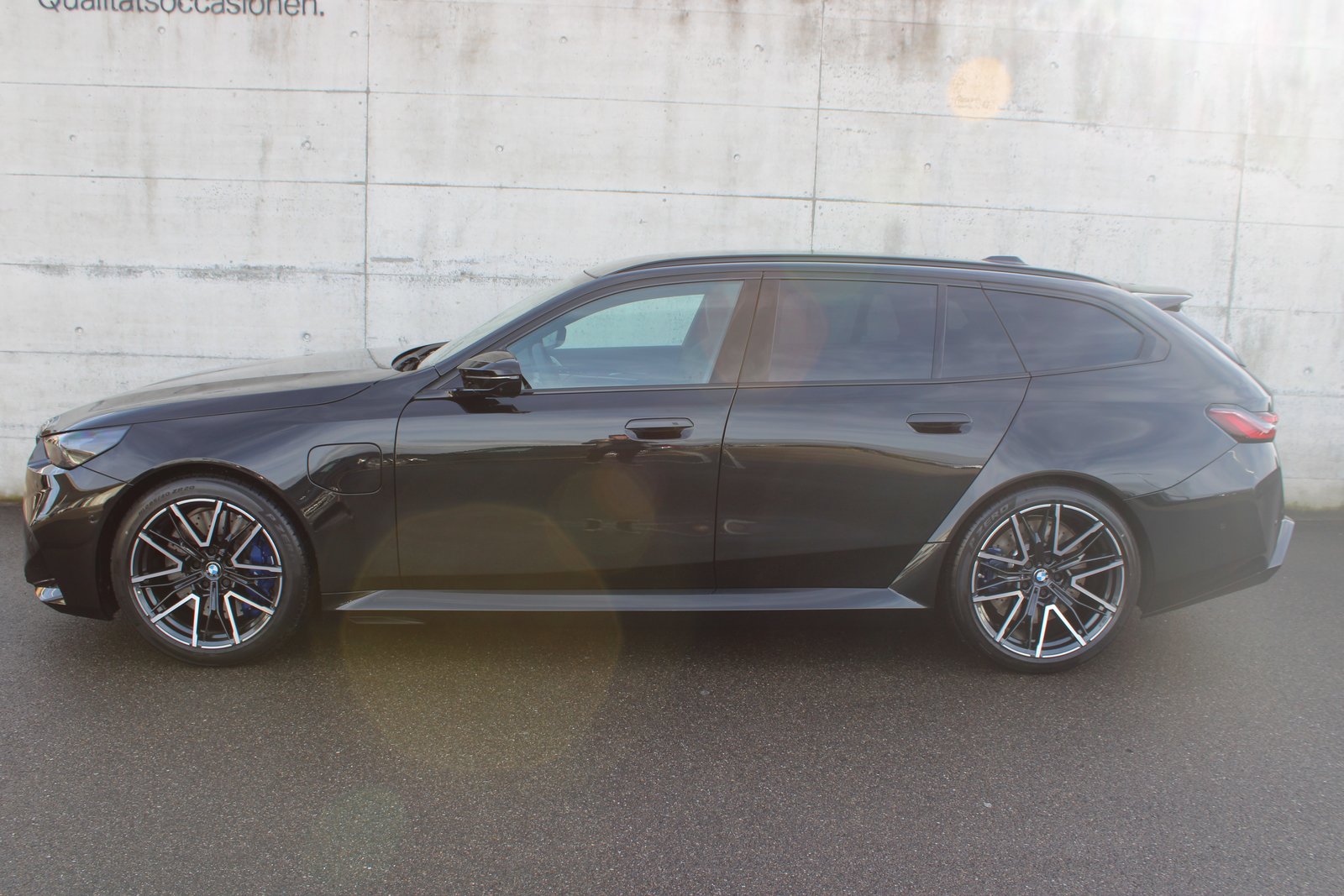 BMW M5 Touring, Plug-in-Hybrid Petrol/Electric, New car, Automatic - 3