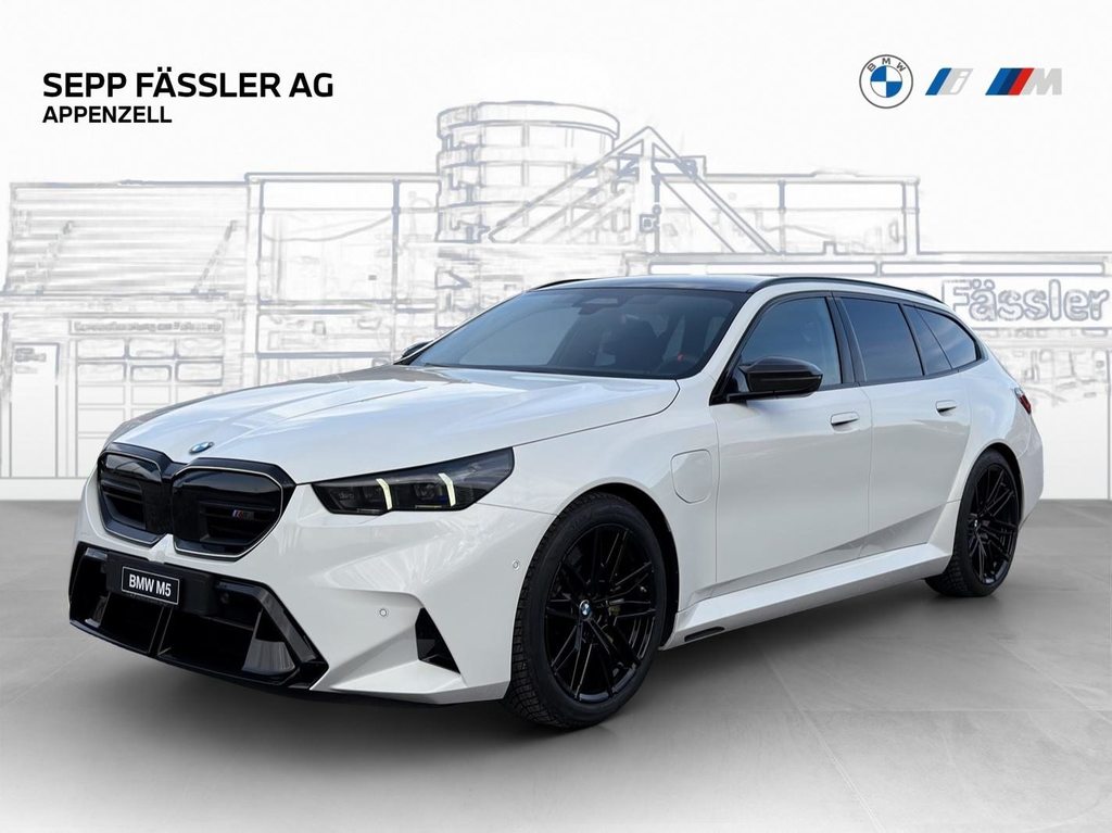 BMW M5 xDrive Touring, Plug-in-Hybrid Benzina/Elettrica, Auto nuove, Automatico