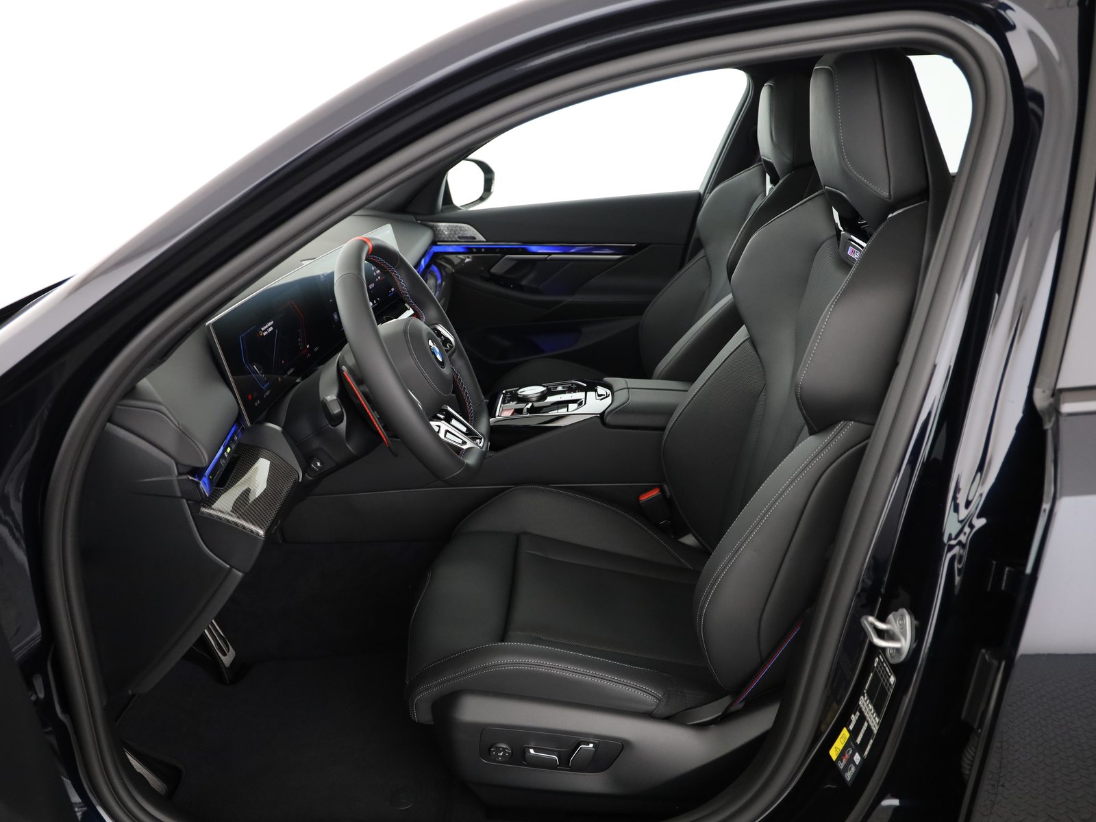BMW M5 xDrive Touring, Plug-in-Hybrid Benzina/Elettrica, Auto nuove, Automatico - 4