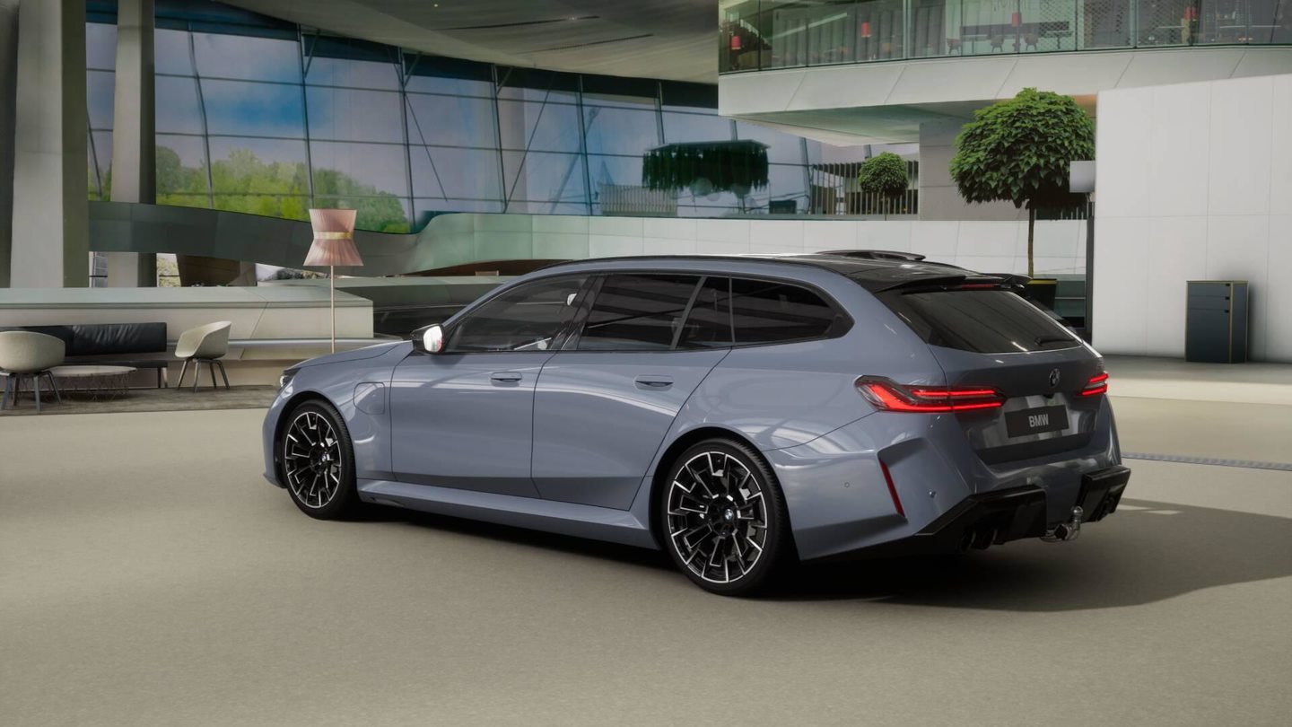 BMW M5 xDrive Touring, Plug-in-Hybrid Petrol/Electric, New car, Automatic - 2
