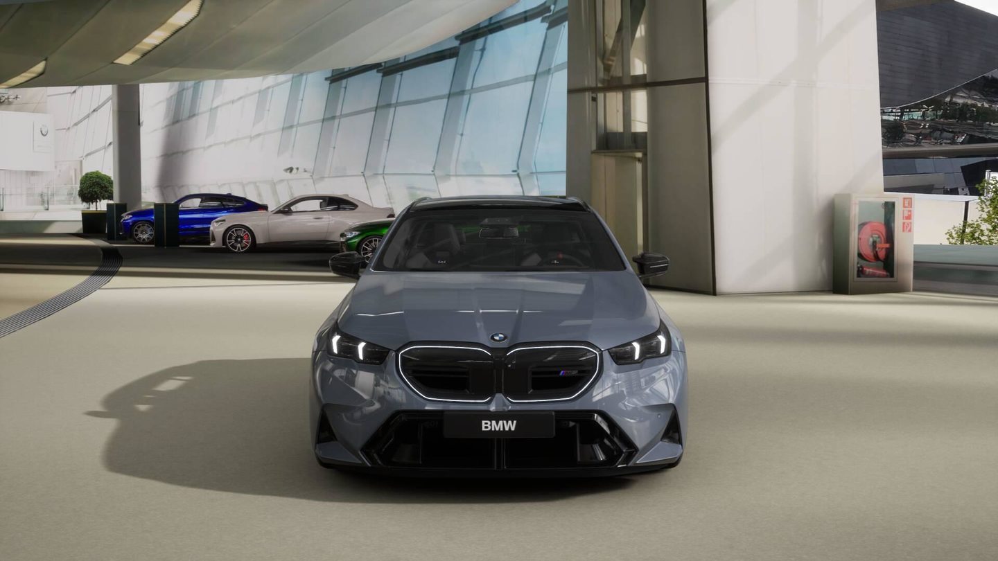 BMW M5 xDrive Touring, Plug-in-Hybrid Petrol/Electric, New car, Automatic - 3