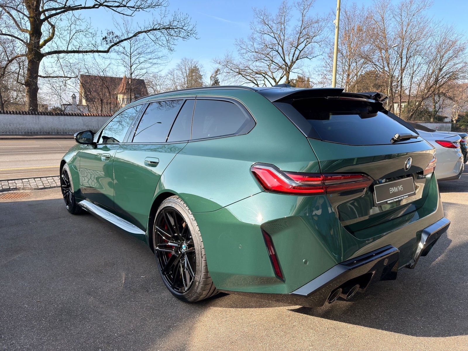 BMW M5 Touring, Plug-in-Hybrid Petrol/Electric, New car, Automatic - 4