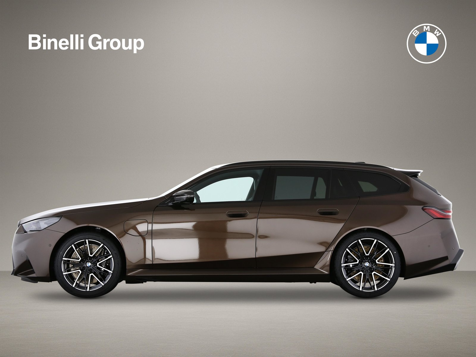 BMW M5 Touring, Plug-in-Hybrid Petrol/Electric, New car, Automatic - 5
