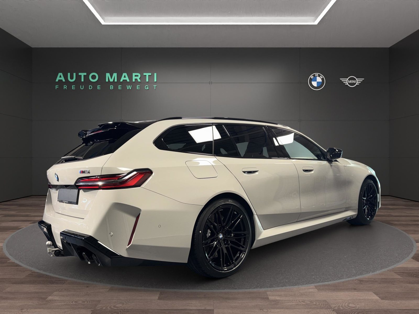 BMW M5 xDrive Touring, Hybride Rechargeable Essence/Électricité, Voiture nouvelle, Automatique - 4