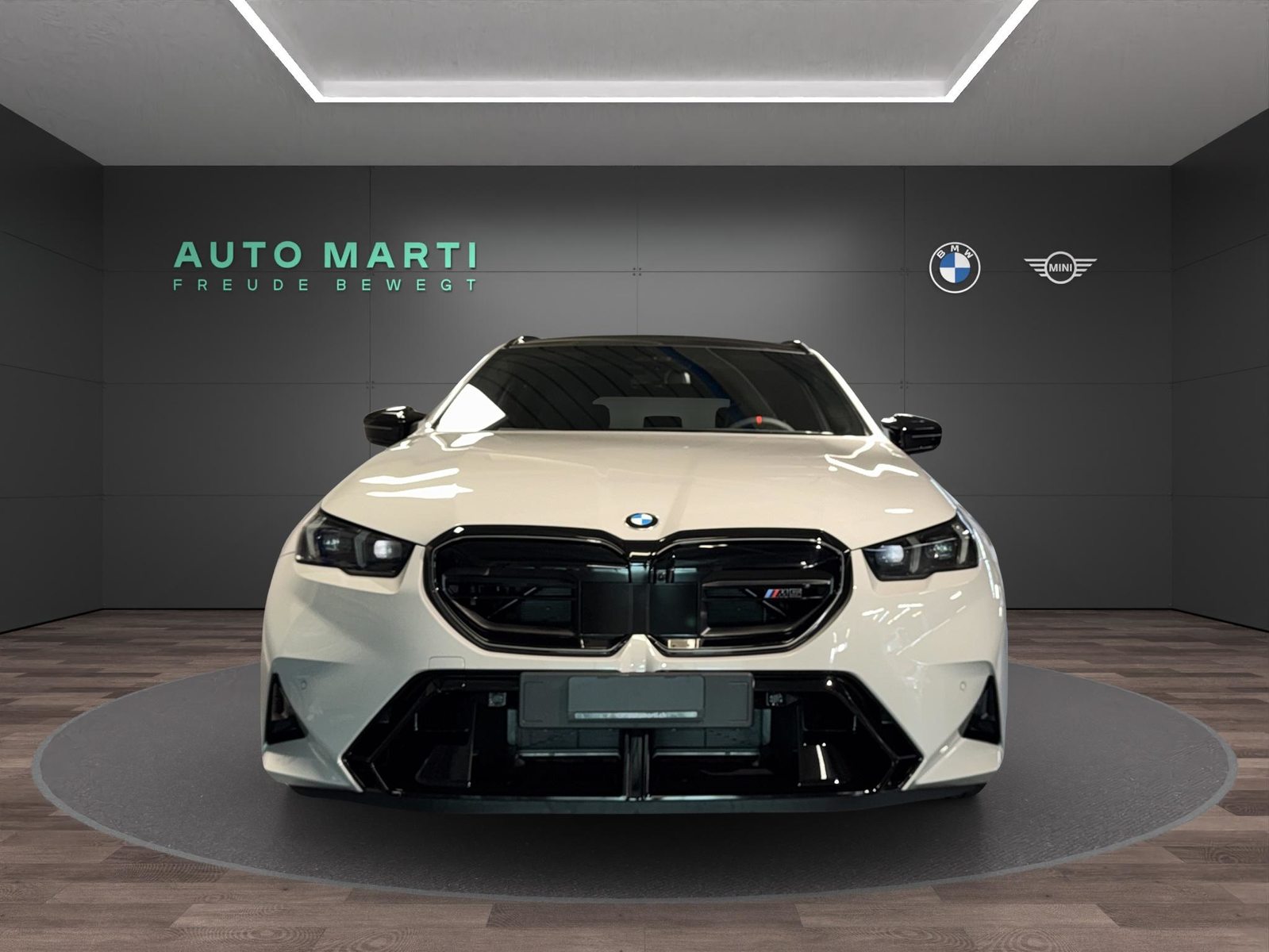 BMW M5 xDrive Touring, Hybride Rechargeable Essence/Électricité, Voiture nouvelle, Automatique - 5