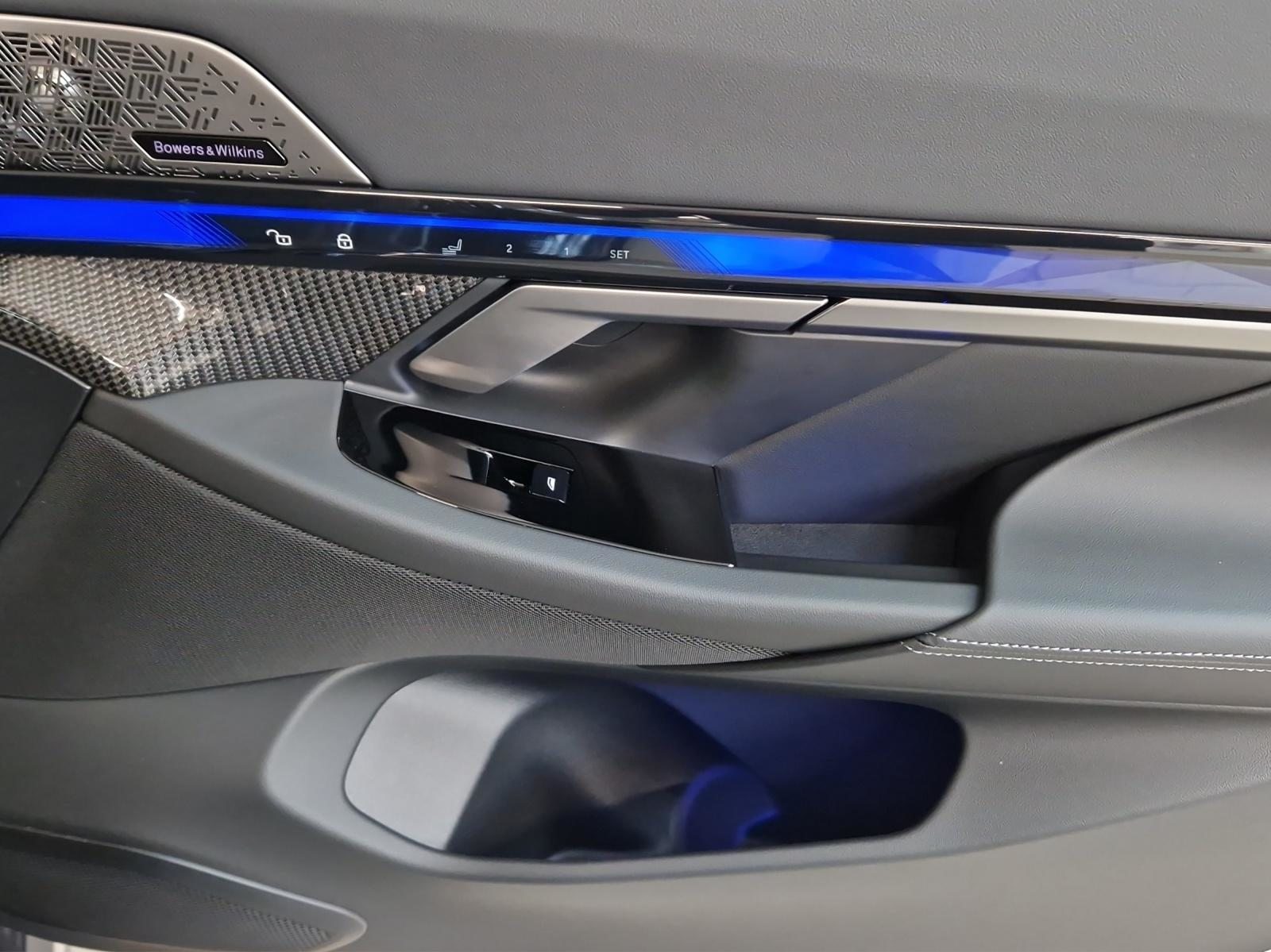 BMW M5 xDrive Touring, Plug-in-Hybrid Benzin/Elektro, Neuwagen, Automatik - 6