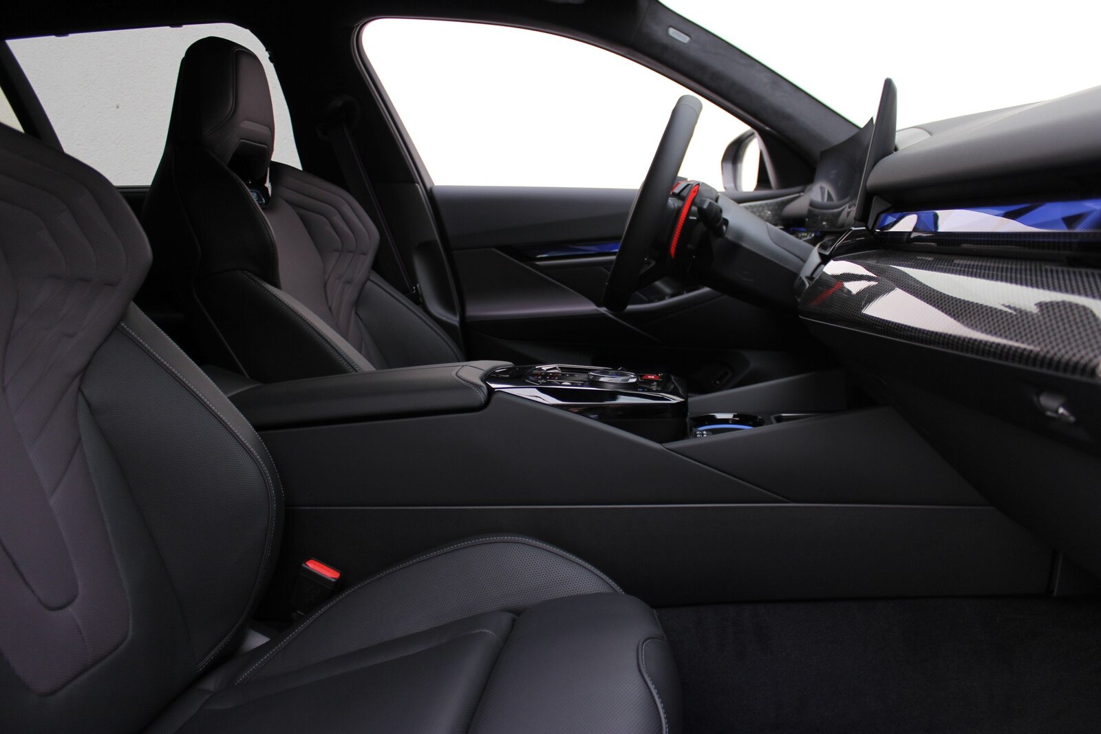 BMW M5 Touring Individual *SPACESILBER* 0.0-LEASINGAKTION, Plug-in-Hybrid Petrol/Electric, New car, Automatic - 4