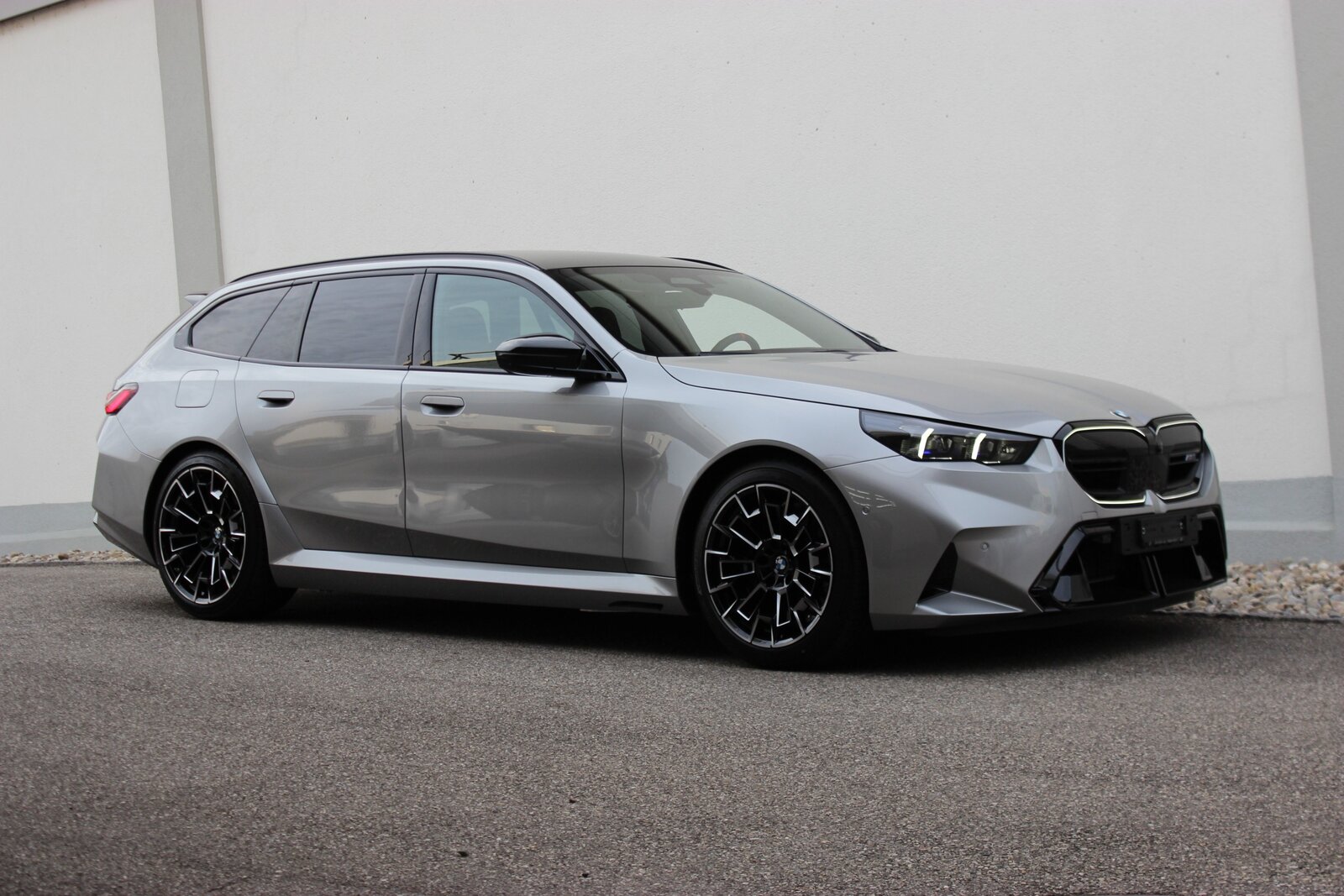 BMW M5 Touring Individual *SPACESILBER* 0.0-LEASINGAKTION, Plug-in-Hybrid Petrol/Electric, New car, Automatic - 5