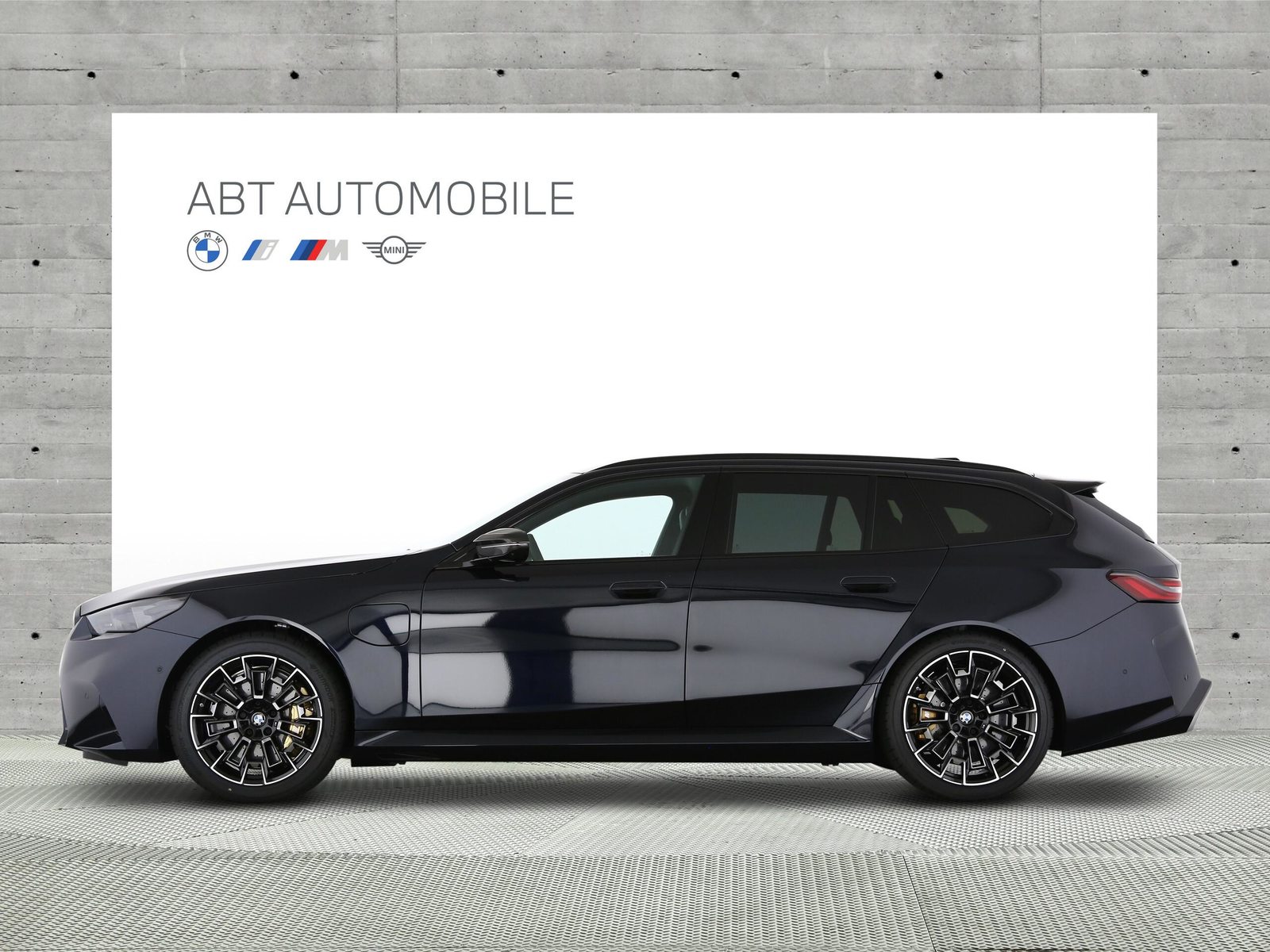 BMW M5 xDrive Touring, Plug-in-Hybrid Petrol/Electric, Ex-demonstrator, Automatic - 3