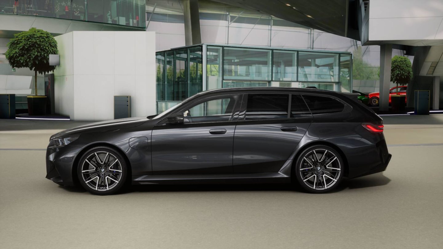 BMW M5 xDrive Touring, Plug-in-Hybrid Petrol/Electric, Ex-demonstrator, Automatic - 4