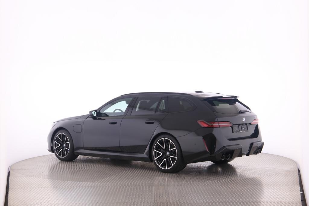BMW M5 xDrive Touring, Plug-in-Hybrid Petrol/Electric, Ex-demonstrator, Automatic - 4