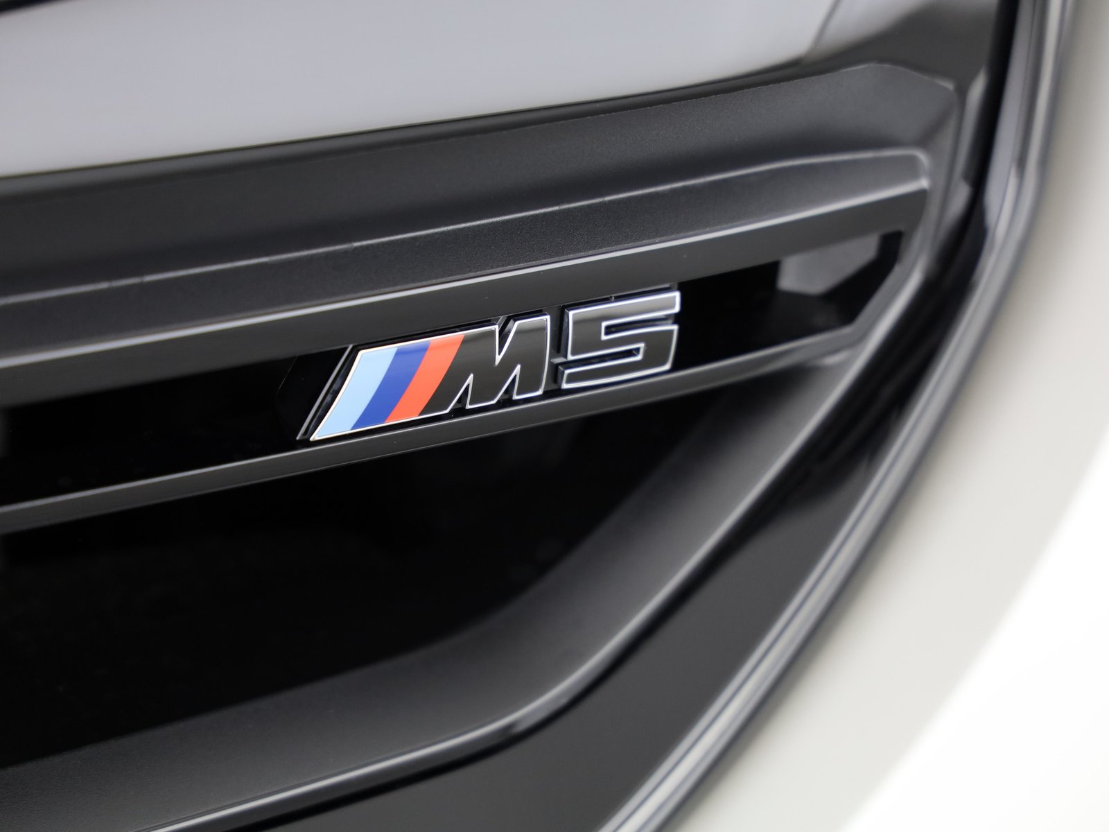 BMW M5, Plug-in-Hybrid Petrol/Electric, New car, Automatic - 7
