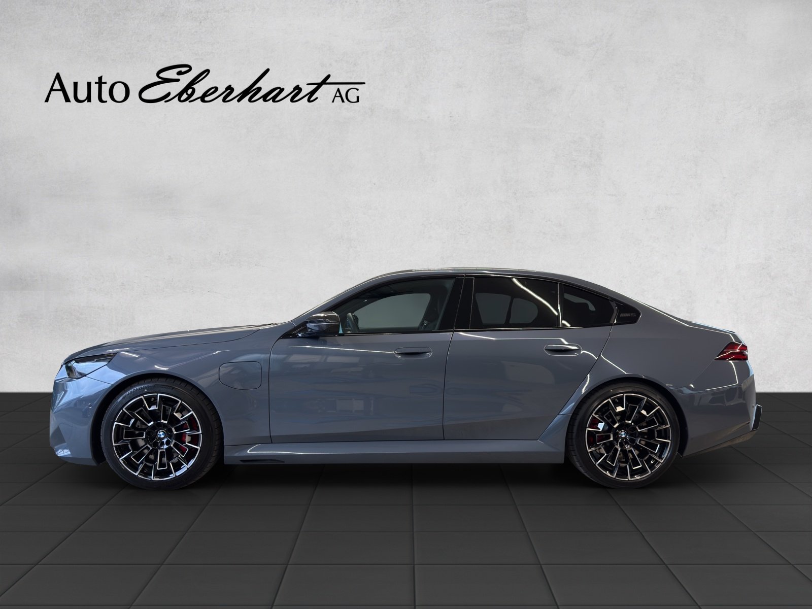 BMW M5, Plug-in-Hybrid Petrol/Electric, Second hand / Used, Automatic - 3