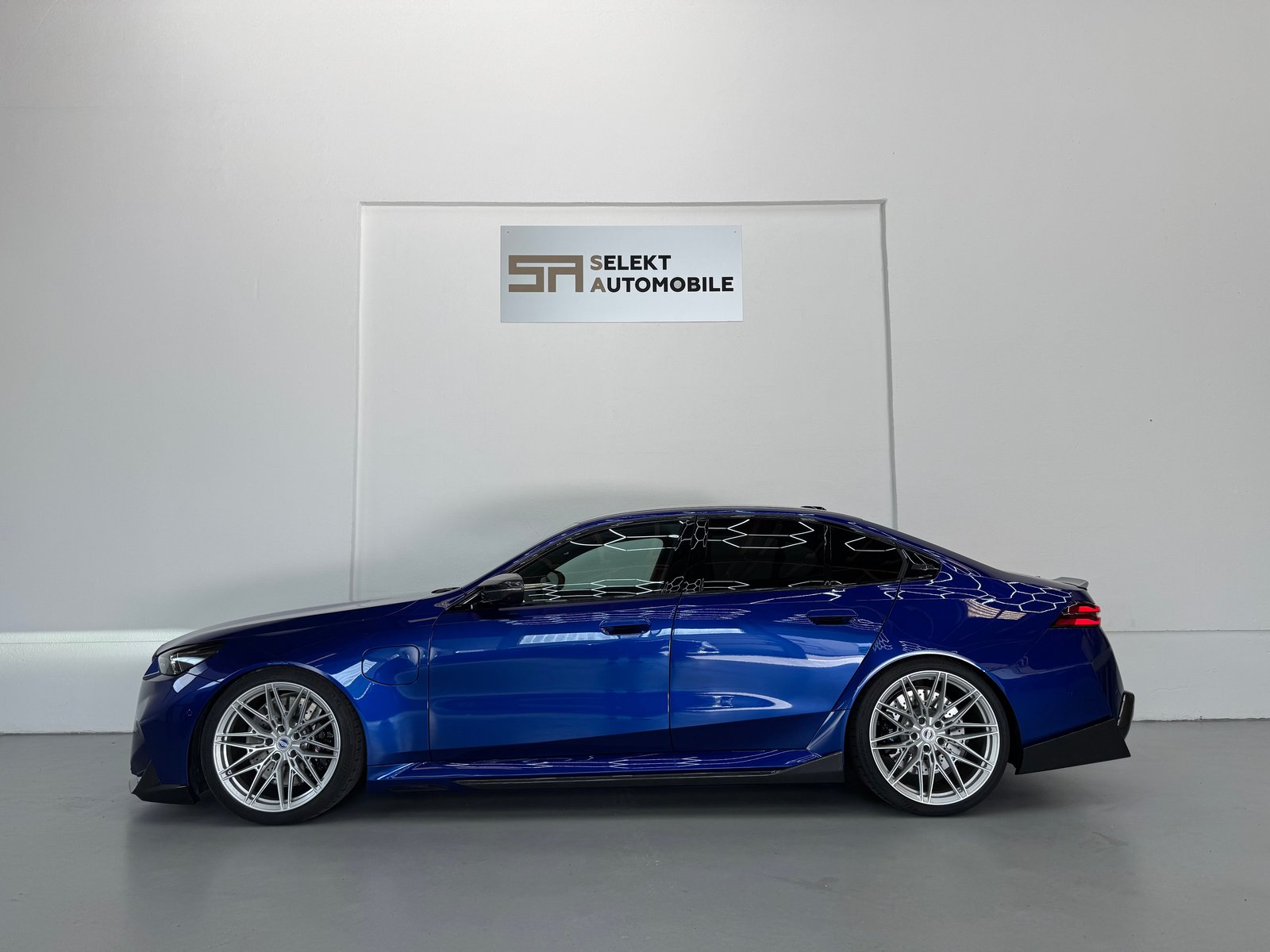 BMW M5 | Marina Bay Blau | H&R Gewindefahrwerk | PS Wheels 21"/2, Plug-in-Hybrid Benzin/Elektro, Occasion / Gebraucht, Automatik - 4