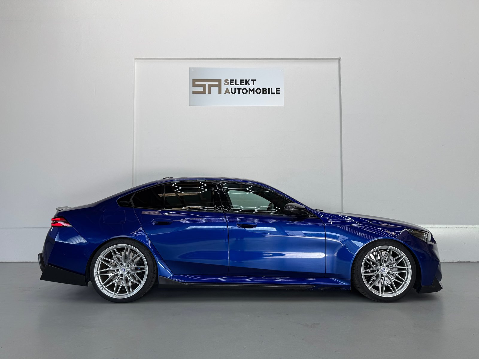 BMW M5 | Marina Bay Blau | H&R Gewindefahrwerk | PS Wheels 21"/2, Plug-in-Hybrid Benzin/Elektro, Occasion / Gebraucht, Automatik - 7