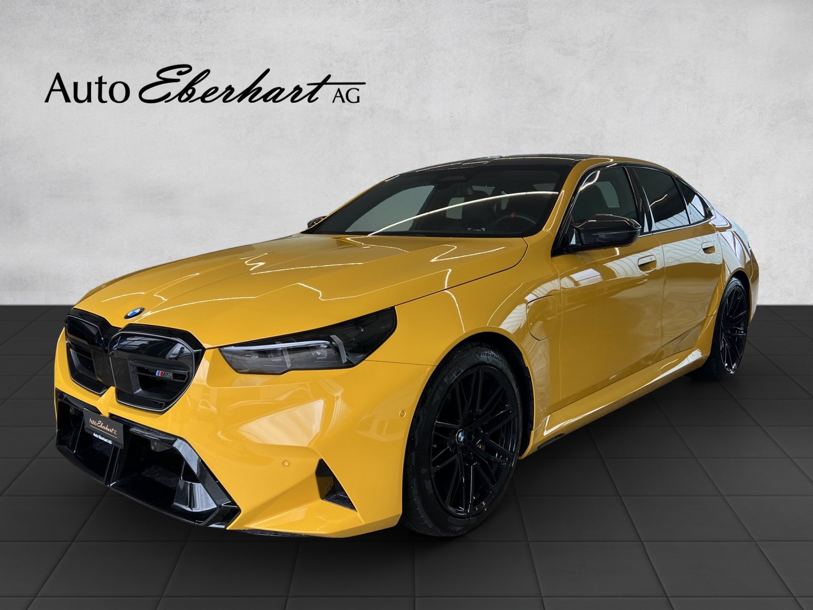 BMW M5 Speedgelb