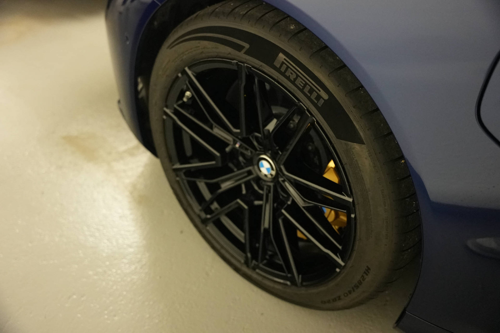 BMW M5 Mauritiusblau, Hybride Rechargeable Essence/Électricité, Occasion / Utilisé, Automatique - 6
