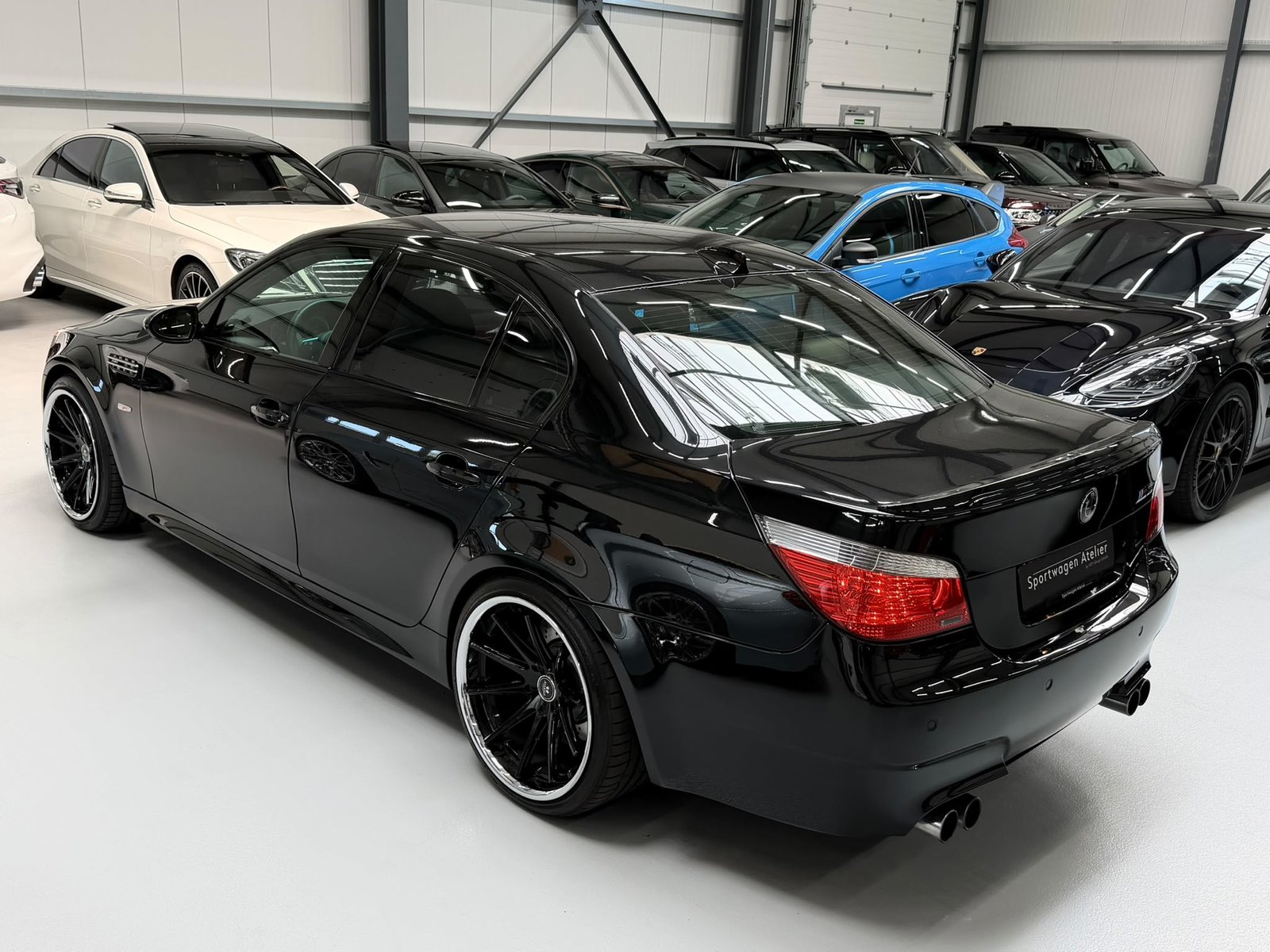 BMW M5, Essence, Occasion / Utilisé, Automatique - 5