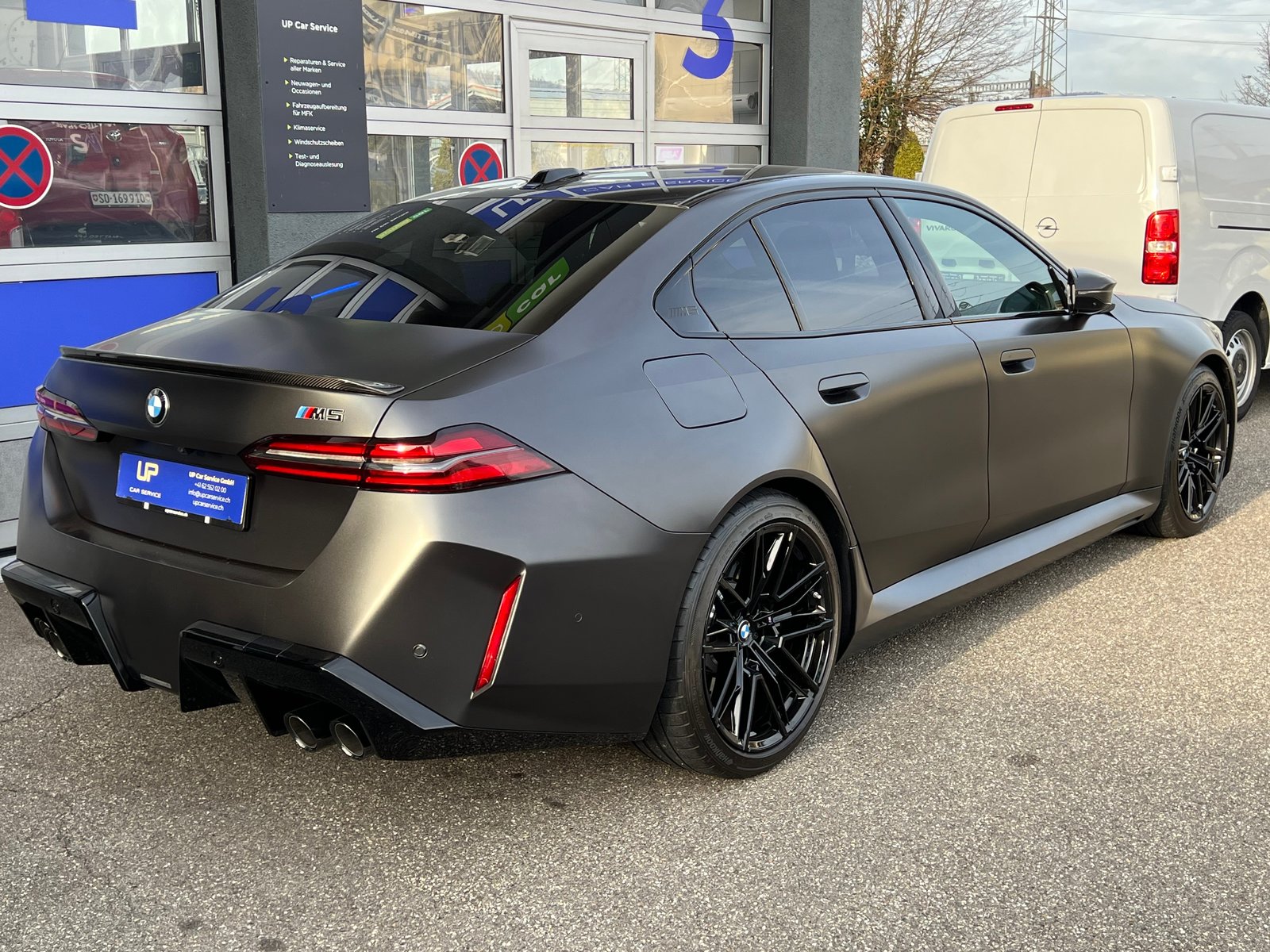 BMW M5, Hybride Rechargeable Essence/Électricité, Occasion / Utilisé, Automatique - 7
