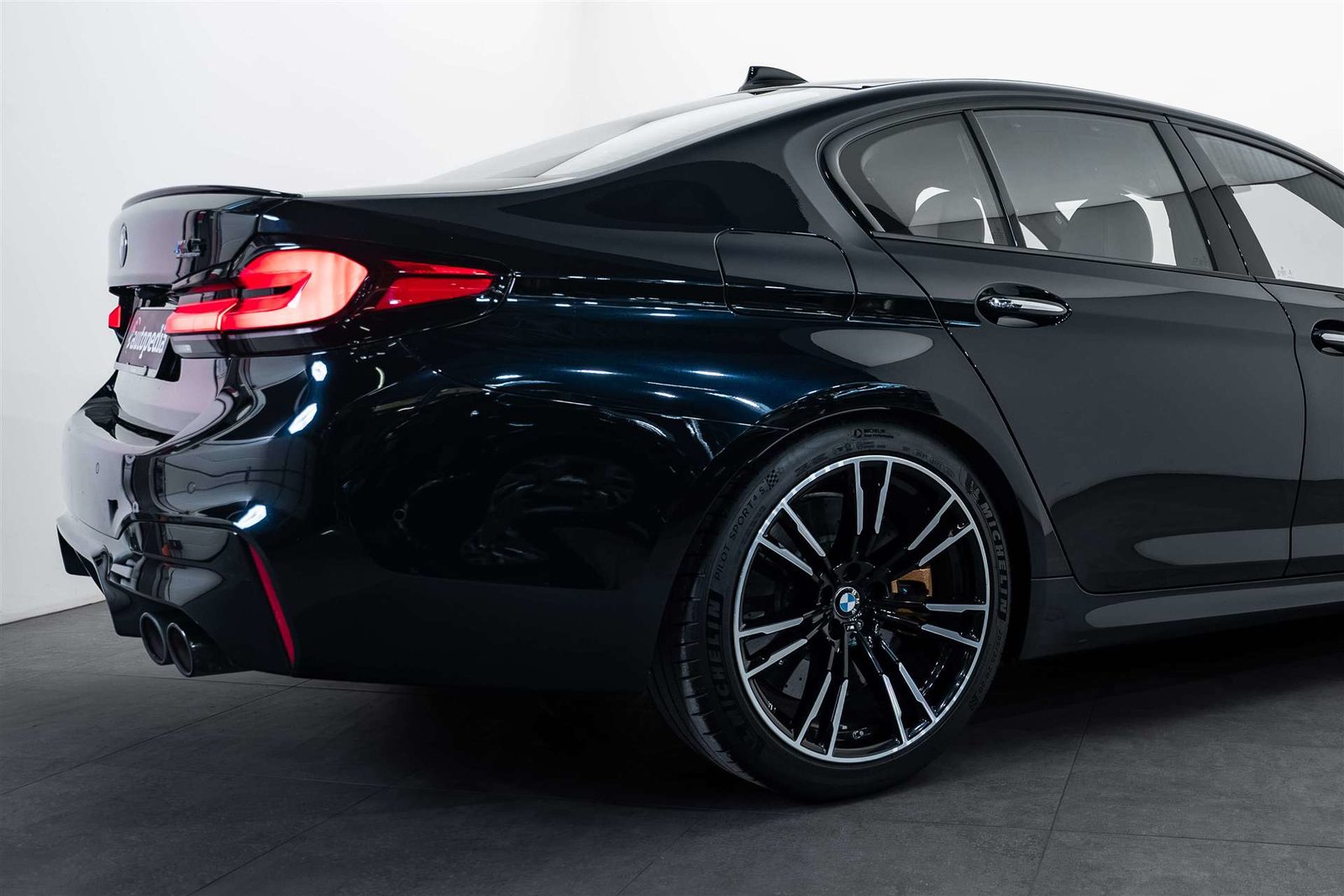 BMW M5 Drivelogic 600PS, Petrol, Second hand / Used, Automatic - 4